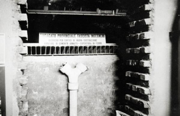 Fiera di Milano - Campionaria 1934 - Mostra della protezione antiaerea - Ricostruzione di un rifugio antiaereo