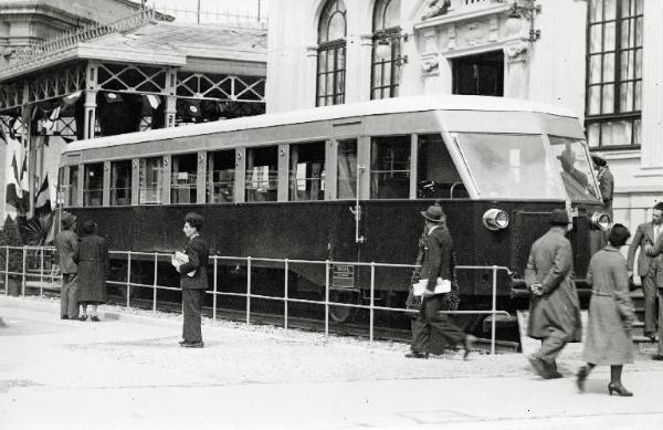 Fiera di Milano - Campionaria 1934 - Automotrice ferroviaria della Società italiana Ernesto Breda