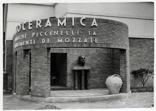 Fiera di Milano - Campionaria 1934 - Chiosco "Litoceramica" della Piccinelli ceramiche Soc. An.