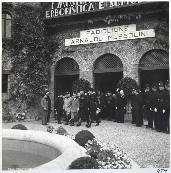 Fiera di Milano - Campionaria 1935 - Visita del Re Vittorio Emanuele III