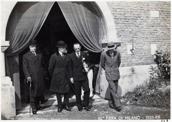 Fiera di Milano - Campionaria 1935 - Visita del conte di Torino Vittorio Emanuele di Savoia