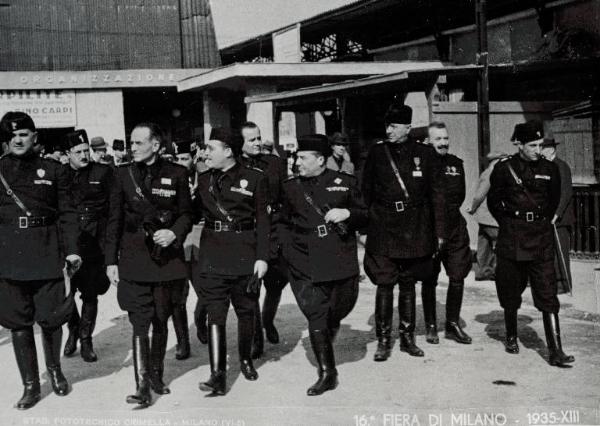 Fiera di Milano - Campionaria 1935 - Visita del ministro dei lavori pubblici Luigi Razza