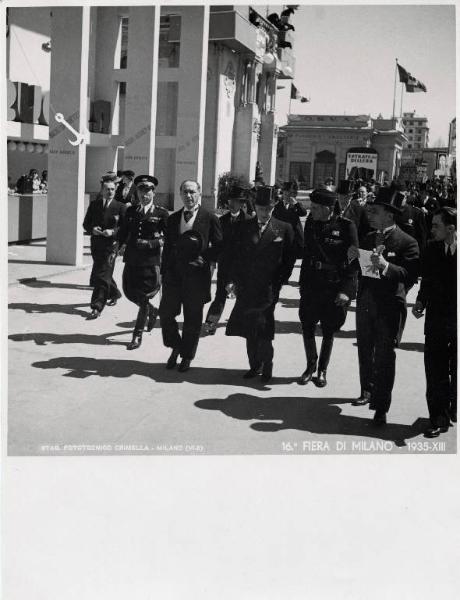 Fiera di Milano - Campionaria 1935 - Visita dell'ambasciatore francese in occasione della Giornata delle nazioni