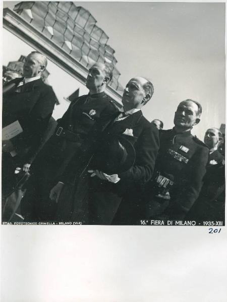 Fiera di Milano - Campionaria 1935 - Visita del ministro delle finanze Paolo Ignazio Maria Thaon de Revel e altre autorità in occasione della Giornata delle nazioni