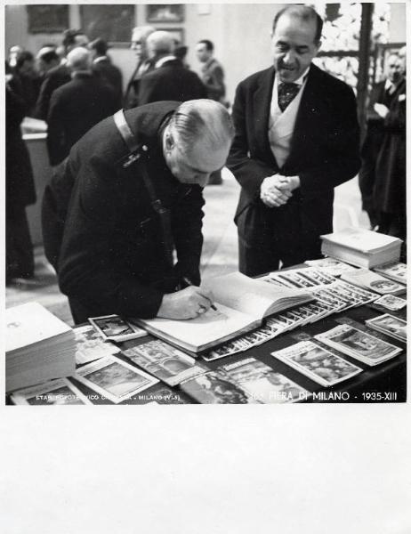 Fiera di Milano - Campionaria 1935 - Visita di autorità in occasione della Giornata delle nazioni