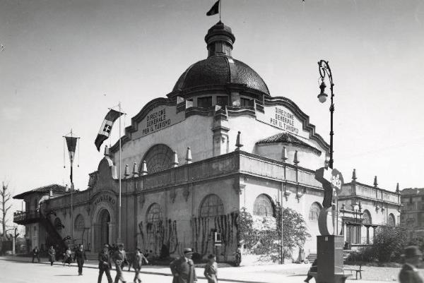 Fiera di Milano - Campionaria 1935 - Padiglione del turismo - Esterno