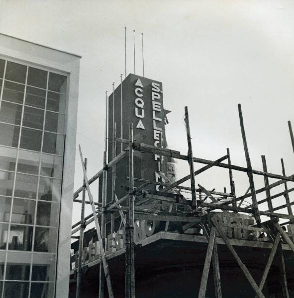 Fiera di Milano - Chiosco dell'acqua San Pellegrino - Costruzione