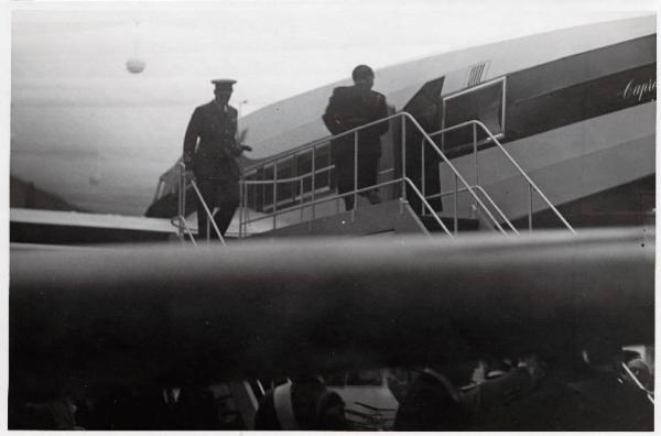 Fiera di Milano - Salone internazionale aeronautico 1935 - Visita del duca d'Aosta Amedeo di Savoia in occasione dell'inaugurazione