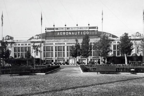 Fiera di Milano - Palazzo dello sport, sede del Salone internazionale aeronautico 1935 - Esterno