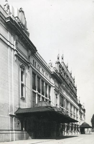 Fiera di Milano - Palazzo dello sport, sede del Salone internazionale aeronautico 1935 - Esterno