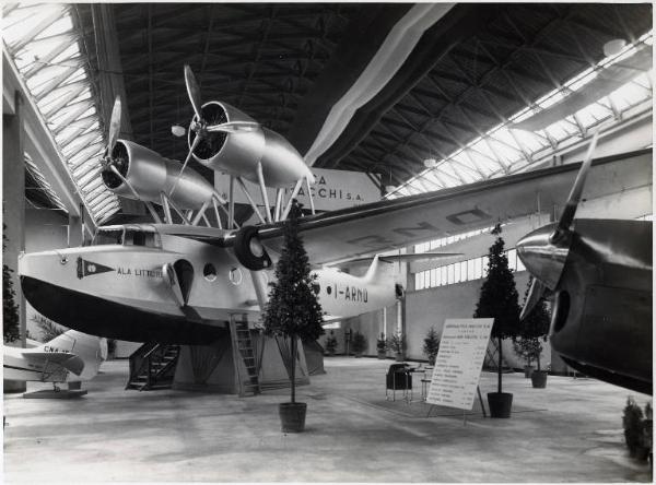 Fiera di Milano - Salone internazionale aeronautico 1935 - Sezione italiana - Stand dell'Aeronautica Macchi