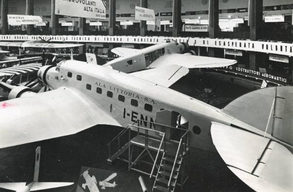 Fiera di Milano - Salone internazionale aeronautico 1935 - Sezione italiana