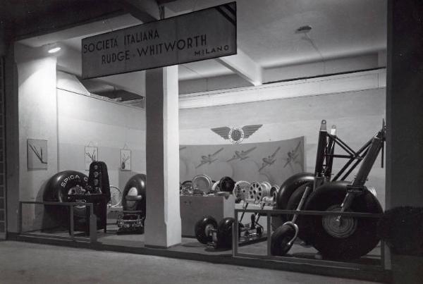 Fiera di Milano - Salone internazionale aeronautico 1935 - Stand della Società italiana Rudge - Withworth