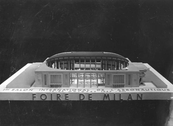 Fiera di Milano - Palazzo dello sport, sede del Salone internazionale aeronautico 1935 - Plastico di una proposta di allestimento