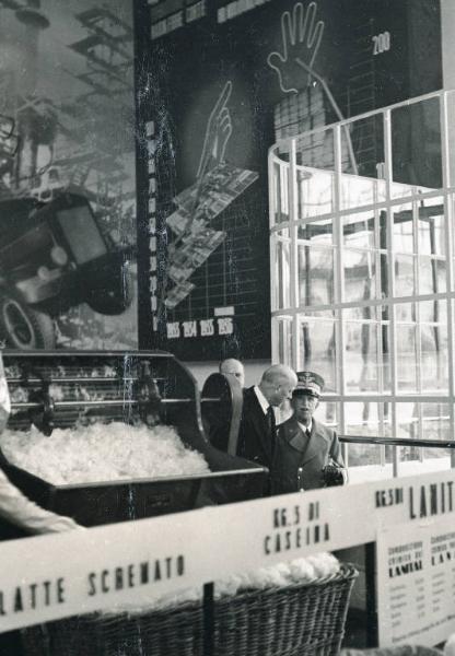 Fiera di Milano - Campionaria 1936 - Visita del Re Vittorio Emanuele III