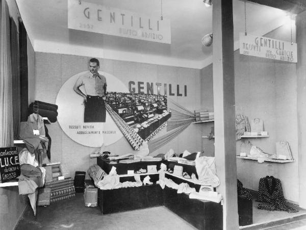 Fiera di Milano - Campionaria 1936 - Padiglione dei tessili e dell'abbigliamento - Stand di tessuti della ditta Gentili