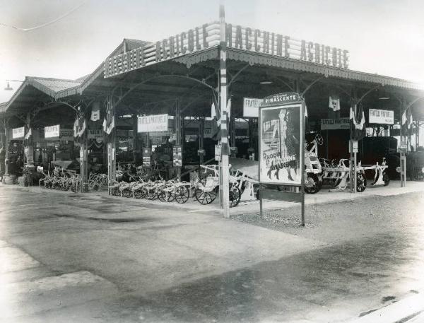 Fiera di Milano - Campionaria 1936 - Tettoia delle macchine agricole