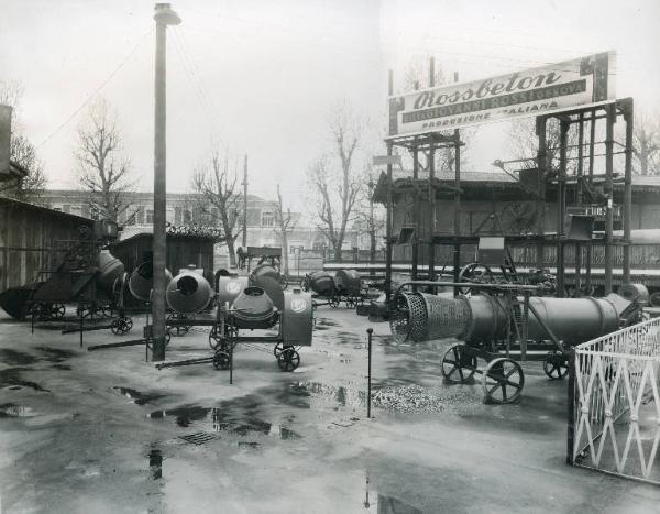 Fiera di Milano - Campionaria 1936 - Settore dell'edilizia - Stand della ditta Rossbeton di Giovanni Rossi