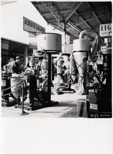 Fiera di Milano - Campionaria 1936 - Tettoia delle macchine agricole