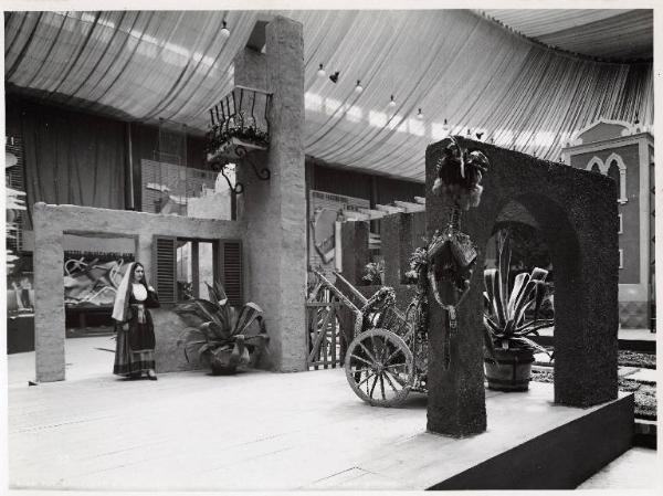 Fiera di Milano - Campionaria 1936 - Mostra del turismo nel palazzo dello sport - Sala