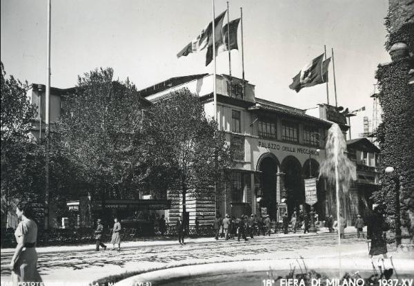 Fiera di Milano - Campionaria 1937 - Padiglione della meccanica "A" - Esterno