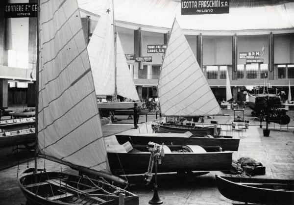 Fiera di Milano - Campionaria 1937 - Salone della motonautica e della nautica nel palazzo dello sport