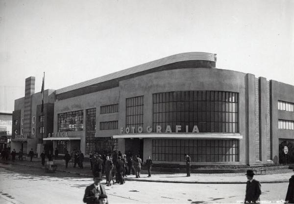 Fiera di Milano - Campionaria 1937 - Padiglione della radio-cine, ottica e fotografia - Esterno