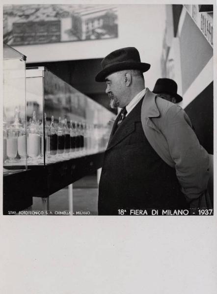 Fiera di Milano - Campionaria 1937 - Padiglione della Montecatini - Sala interna