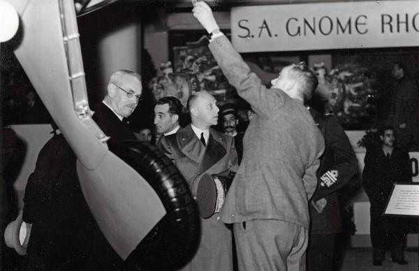 Fiera di Milano - Salone internazionale aeronautico 1937 - Visita del duca di Bergamo Adalberto di Savoia