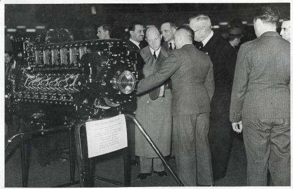 Fiera di Milano - Salone internazionale aeronautico 1937 - Visita del duca di Bergamo Adalberto di Savoia