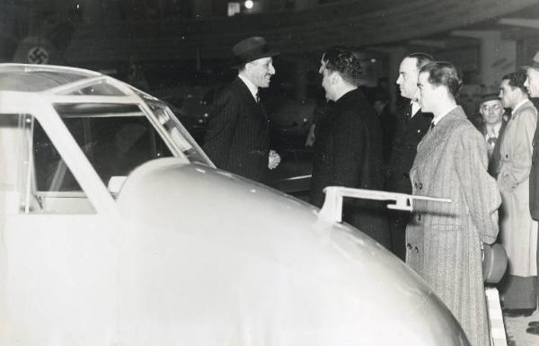 Fiera di Milano - Salone internazionale aeronautico 1937 - Visita di Alfonso XIII di Borbone