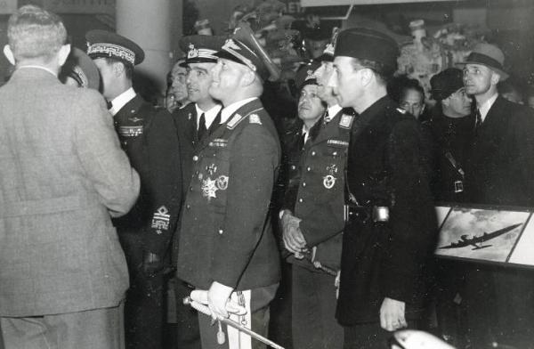 Fiera di Milano - Salone internazionale aeronautico 1937 - Visita del feldmaresciallo Erhard Milch