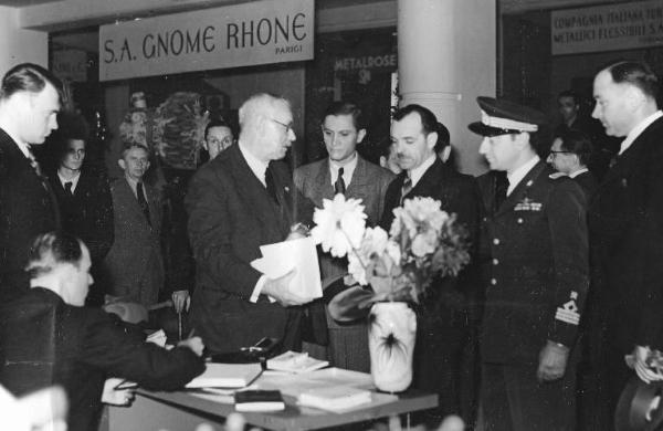 Fiera di Milano - Salone internazionale aeronautico 1937 - Visita di una missione jugoslava