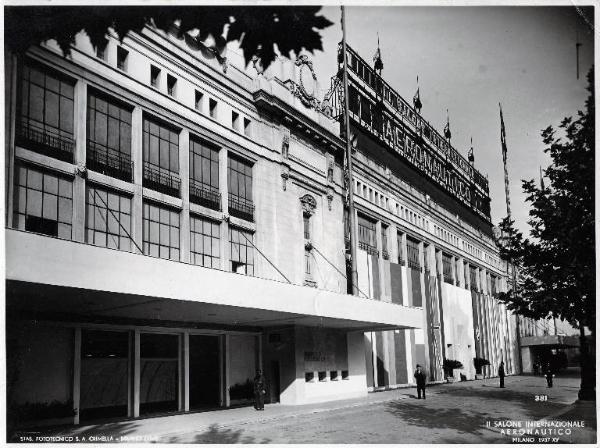 Fiera di Milano - Palazzo dello sport, sede del Salone internazionale aeronautico 1937 - Esterno