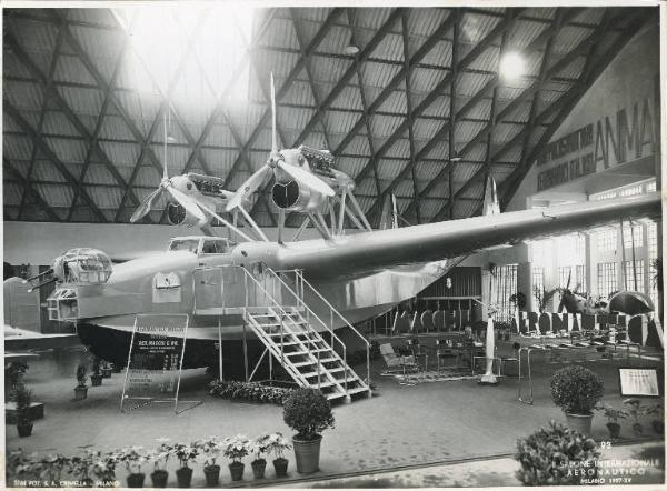 Fiera di Milano - Salone internazionale aeronautico 1937 - Settore italiano - Stand della Aeronautica Macchi