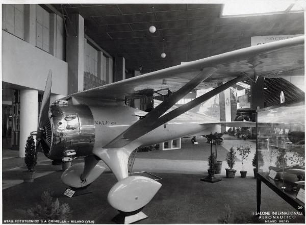 Fiera di Milano - Salone internazionale aeronautico 1937 - Settore italiano