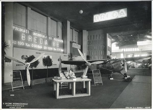 Fiera di Milano - Salone internazionale aeronautico 1937 - Settore italiano - Stand della Società italiana Ernesto Breda