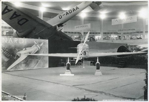 Fiera di Milano - Salone internazionale aeronautico 1937 - Settore italiano