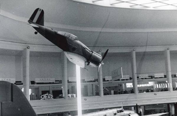 Fiera di Milano - Salone internazionale aeronautico 1937 - Settore italiano