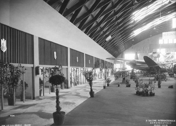 Fiera di Milano - Salone internazionale aeronautico 1937 - Settore italiano