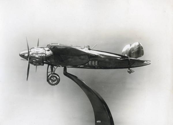 Fiera di Milano - Salone internazionale aeronautico 1937 - Settore italiano - Stand della Società italiana Ernesto Breda - Modello dell'aereo Ba 88 Lince