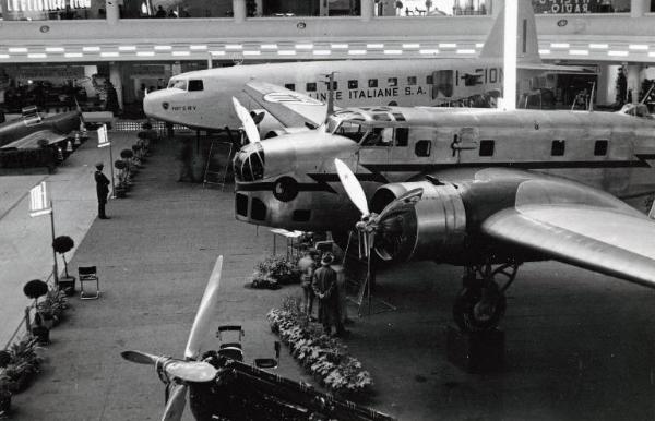 Fiera di Milano - Salone internazionale aeronautico 1937 - Settore italiano