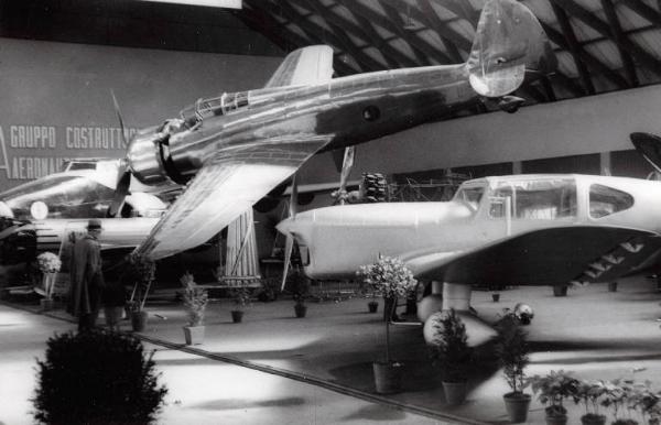 Fiera di Milano - Salone internazionale aeronautico 1937 - Settore italiano