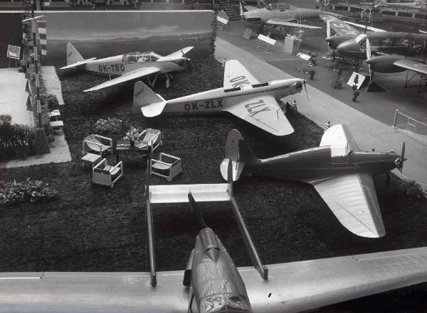 Fiera di Milano - Salone internazionale aeronautico 1937 - Settore estero