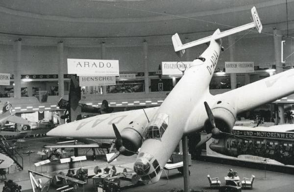 Fiera di Milano - Salone internazionale aeronautico 1937 - Settore tedesco