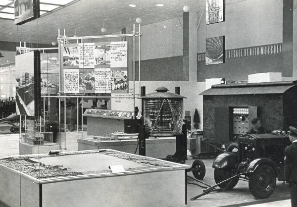 Fiera di Milano - Salone internazionale aeronautico 1937 - Mostra del Ministero dell'aeronautica