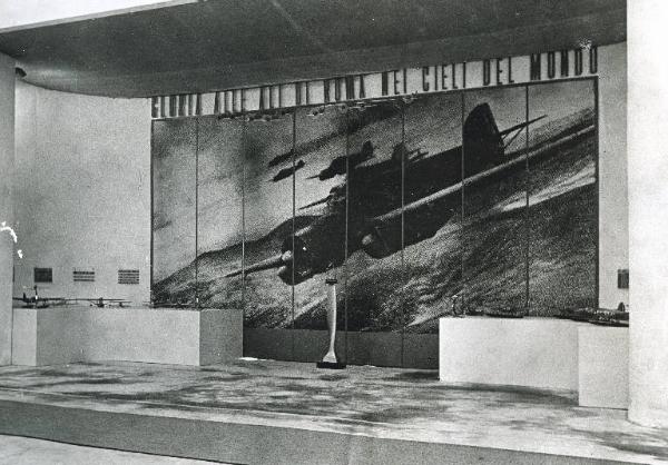 Fiera di Milano - Salone internazionale aeronautico 1937 - Mostra del Ministero dell'aeronautica