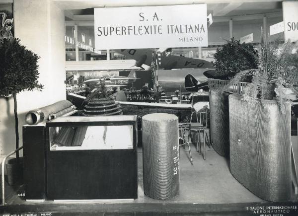 Fiera di Milano - Salone internazionale aeronautico 1937 - Settore accessori, strumenti e materie prime lavorate e semilavorate - Stand della S.A Superflexite italiana