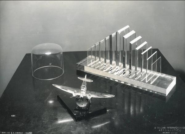 Fiera di Milano - Salone internazionale aeronautico 1937 - Settore accessori, strumenti e materie prime lavorate e semilavorate - Stand