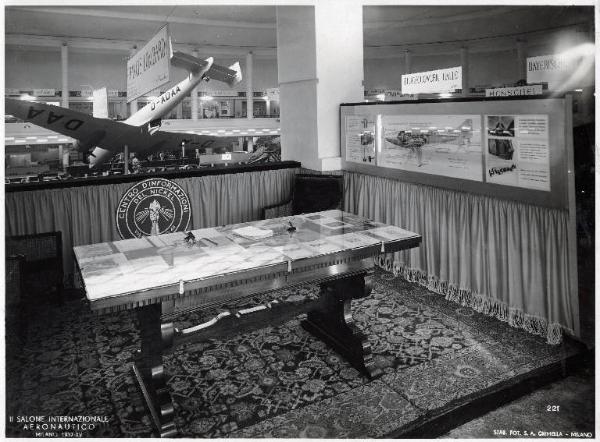 Fiera di Milano - Salone internazionale aeronautico 1937 - Settore accessori, strumenti e materie prime lavorate e semilavorate - Stand del Centro di informazione del nickel